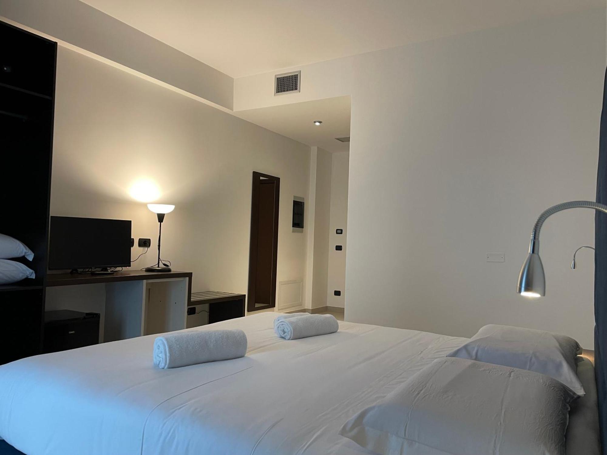 Maestrale Resort Hotel - グロッセート エクステリア 写真